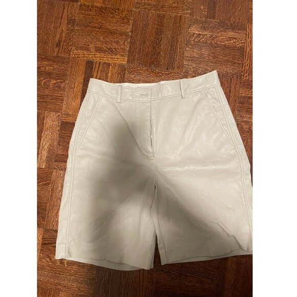 Aritzia Babaton Women Size 6 Cream and Tan vegan leather Stretch Shorts - Picture 5 of 7
